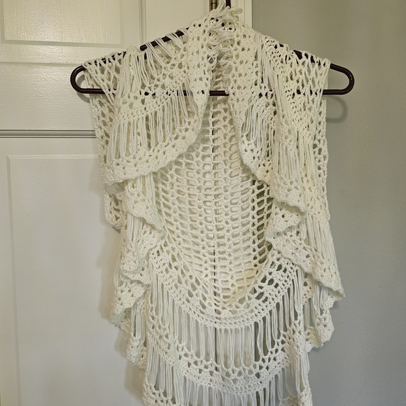 Mystree Sweaters - Mystree Ivory Crochet Vest with Fringe